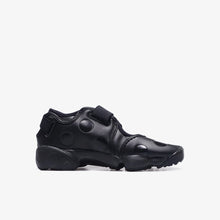 画像をギャラリービューアに読み込む, NIKE (WMNS) AIR RIFT  BLACK/BLACK/BLACK 2