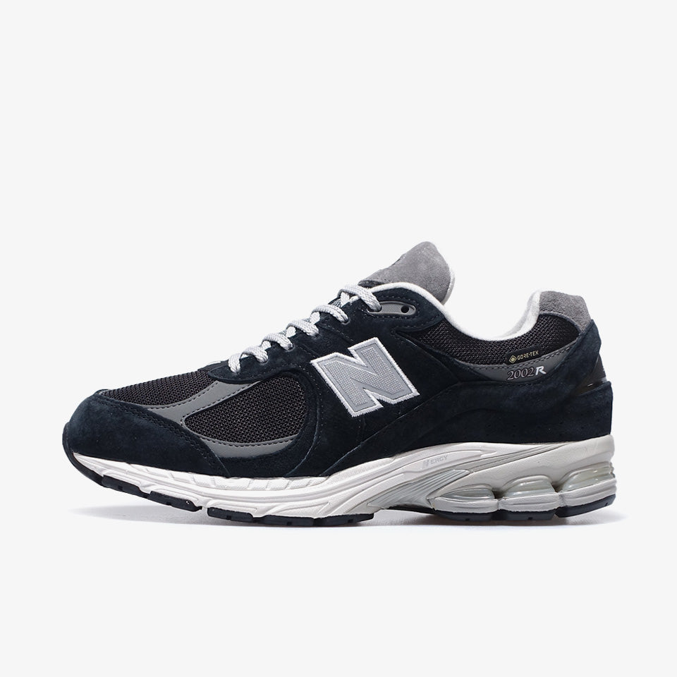 【New Balance】 M2002R GTX New Balance M2002R GTX “GORE TEX” BLACK/CASTLEROCK/SILVER METALLIC