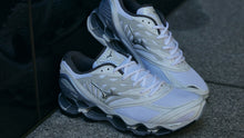 画像をギャラリービューアに読み込む, MIZUNO WAVE PROPHECY LS WHITE/SILVER