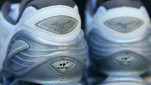 画像をギャラリービューアに読み込む, MIZUNO WAVE PROPHECY LS WHITE/SILVER