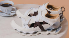 画像をギャラリービューアに読み込む, MIZUNO WAVE PROPHECY STRAP &quot;Coffee creamer&quot; &quot;Spick &amp; Span / Curated by Herringbone Footwear&quot; WHITE/SILVER/BROWN