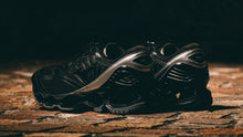 画像をギャラリービューアに読み込む, MIZUNO WAVE PROPHECY LS &quot;MONOTONE CINEMA&quot; &quot;ÉDIFICE / IÉNA / Curated by Herringbone Footwear BLACK/SILVER/DARK GRAY 8