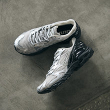 画像をギャラリービューアに読み込む, MIZUNO WAVE RIDER 10  SILVER/OFF WHITE/BLACK