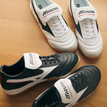 画像をギャラリービューアに読み込む, MIZUNO MORELIA LS OG  BLACK/WHITE/RED