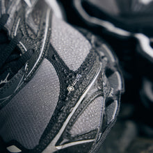 画像をギャラリービューアに読み込む, MIZUNO WAVE PROPHECY LS GTX "GORE-TEX" GREY/SILVER/BLACK