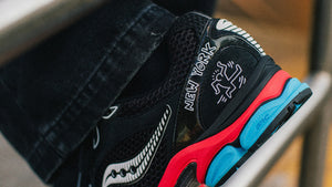 Saucony PROGRID TRIUMPH 4 "Keith Haring"  BLACK/RED