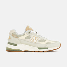 画像をギャラリービューアに読み込む, New Balance U992 "Made in USA"  OLIVINE/PLUME GRASS/INCENSE 2