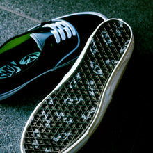 画像をギャラリービューアに読み込む, VANS AUTHENTIC 44 DL "GUCCIMAZE" "ASIAN ARTIST COLLECTION" "VANS PREMIUM"  GUCCIMAZE GREEN GECKO/BLACK