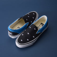 画像をギャラリービューアに読み込む, VANS CLASSIC SLIP-ON 98 "Liberaiders" "VANS PREMIUM" LIBERAIDERS BLACK/BRIGHT AZURE