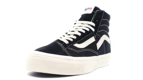 VANS CLASH THE WALL 