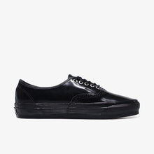 画像をギャラリービューアに読み込む, VANS OTW AUTHENTIC 44 SIPED VIBRAM "OTW by VANS"  GLOSS LEATHER BROGUE BLACK/BLACK 2