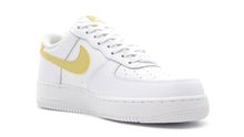 画像をギャラリービューアに読み込む, NIKE (WMNS) AIR FORCE 1 '07 WHITE/SATURN GOLD/WHITE 5