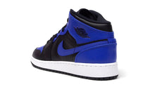 画像をギャラリービューアに読み込む, JORDAN BRAND AIR JORDAN 1 MID GS &quot;HYPER ROYAL&quot; &quot;MICHAEL JORDAN&quot; BLACK/HYPER ROYAL-WHITE 2