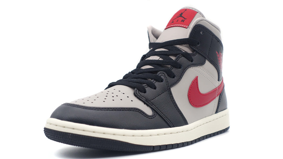 JORDAN BRAND (WMNS) AIR JORDAN 1 MID 