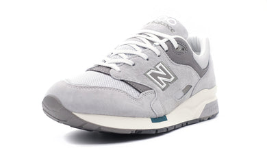 new balance CM1600 
