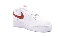 画像をギャラリービューアに読み込む, NIKE (WMNS) AIR FORCE 1 &#39;07 WHITE/RUGGED ORANGE 5
