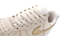 画像をギャラリービューアに読み込む, NIKE (WMNS) AIR FORCE 1 '07 ESS TRND SANDDRIFT/METALLIC GOLD/PHANTOM 6