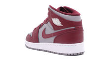 画像をギャラリービューアに読み込む, JORDAN BRAND AIR JORDAN 1 MID GS &quot;MICHAEL JORDAN&quot; CHERRYWOOD RED/WHITE/CEMENT GREY 2