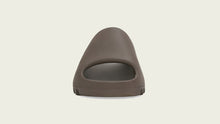 画像をギャラリービューアに読み込む, adidas YEEZY SLIDE &quot;SOOT&quot; &quot;KANYE WEST&quot; SOOT 3