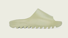 画像をギャラリービューアに読み込む, adidas YEEZY SLIDE &quot;RESIN&quot; &quot;KANYE WEST&quot; RESIN 2