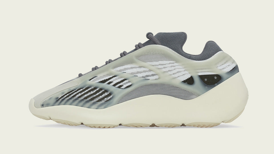 アディダス YEEZY 700 V3 フェードカーボン 24cm 24.5cm