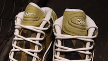 画像をギャラリービューアに読み込む, A BATHING APE&reg; x mita sneakers Reebok QUESTION MID &quot;1ST CAMO&quot;　CAMO/OLV/WHT12