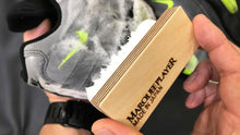 画像をギャラリービューアに読み込む, MARQUEE PLAYER SNEAKER CLEANING BRUSH No.056