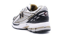 画像をギャラリービューアに読み込む, new balance M1906R A 2