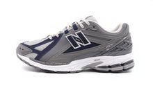 画像をギャラリービューアに読み込む, new balance M1906R C 3