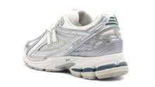 画像をギャラリービューアに読み込む, new balance M1906R EE 2