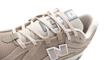 画像をギャラリービューアに読み込む, new balance M1906R W 6