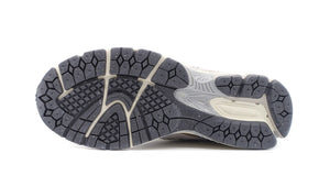 new balance M2002R SA 4