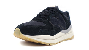 new balance M5740 