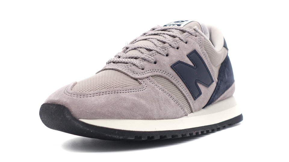 new balance M730 