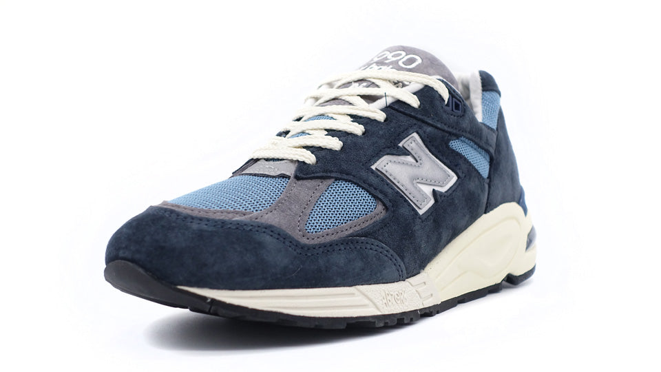 new balance M990 V2