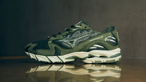 MIZUNO WAVE RIDER 10 "FIRE PHOENIX" "MAHARISHI" KHAKI/BEIGE/KHAKI 7