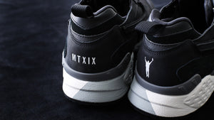 MIZUNO MONDO CONTROL MTXIX "MTXIX × MOMOIRO CLOVER Z × mita sneakers"　BLK/GRY/NAT 15