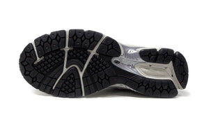 new balance ML2002R Q 4