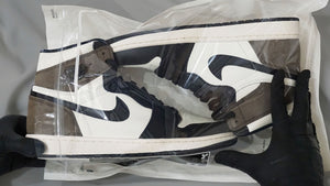MARQUEE PLAYER SNEAKER PACK DRESSING ROOM  8