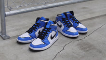 画像をギャラリービューアに読み込む, JORDAN BRAND AIR JORDAN 1 MID SE GS &quot;SIGNAL BLUE&quot; &quot;MICHAEL JORDAN&quot; SIGNAL BLUE/BLACK/WHITE/BLEU SIGNAL/BLANC/NOIR 7